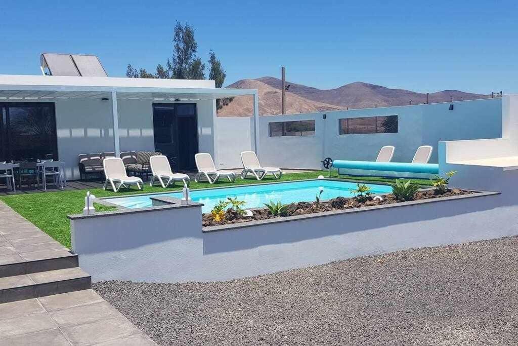 Villa Ponzos Chalet Independiente Y Privado Triquivijate Dış mekan fotoğraf