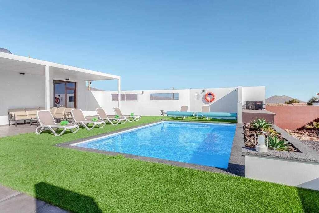 Villa Ponzos Chalet Independiente Y Privado Triquivijate Dış mekan fotoğraf